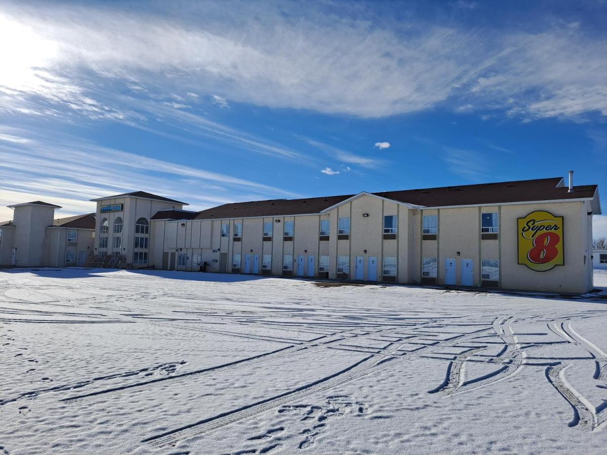 Hotel Super 8 By Wyndham Three Hills Ab Exterior foto